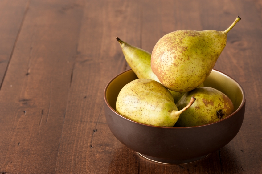 Pears in bowl_iStock_000020304565Small