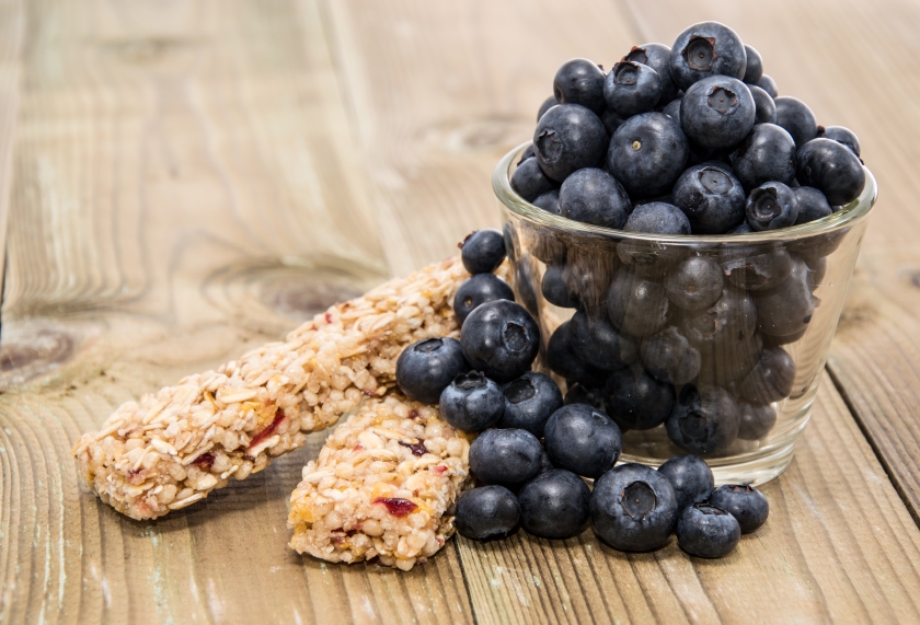 Muesli bars with blueberries_iStock_000021073675Small