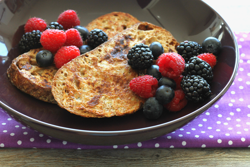 French Toast with Cinnamon and Berries