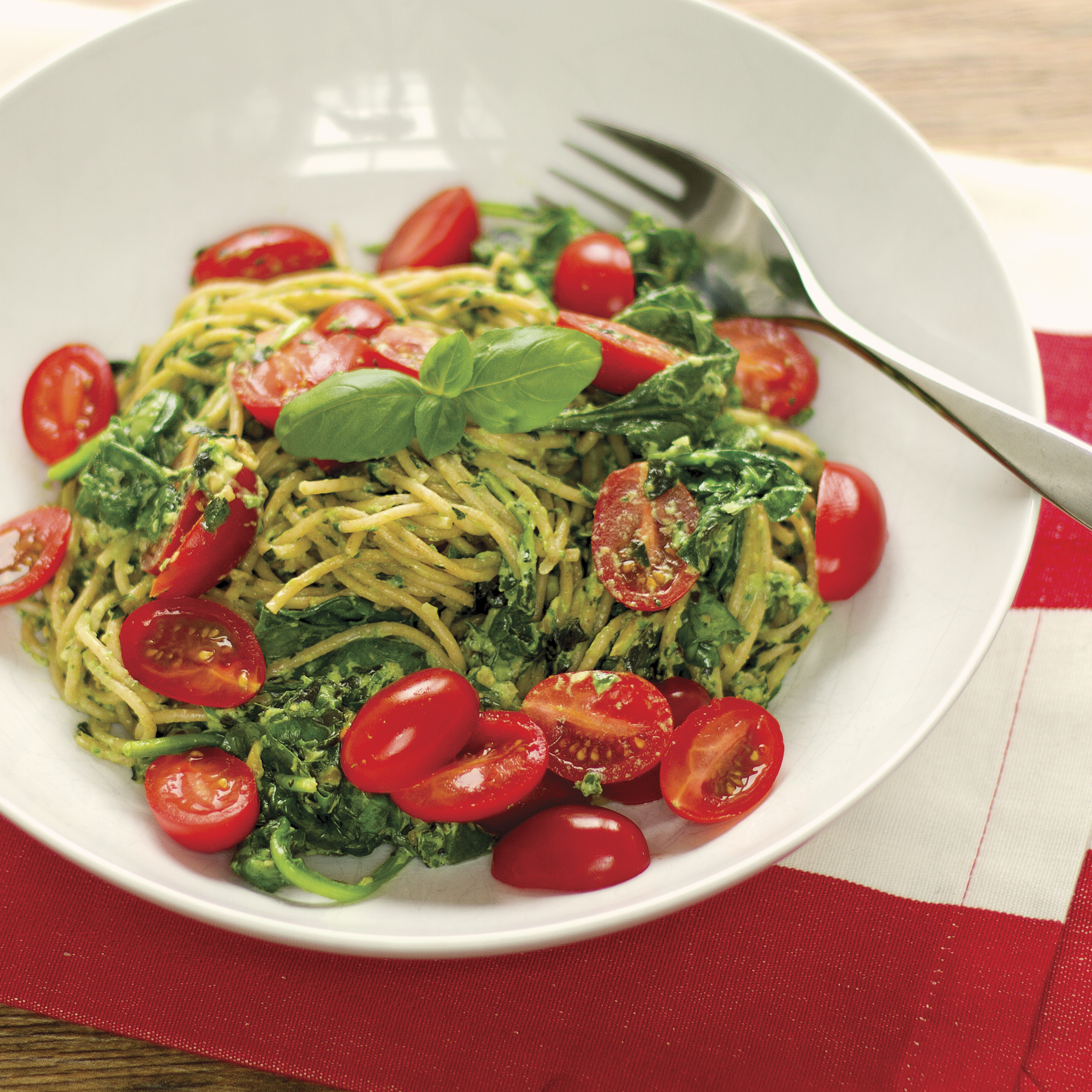 Pasta with Pesto, Spinach and Cherry Tomatoes