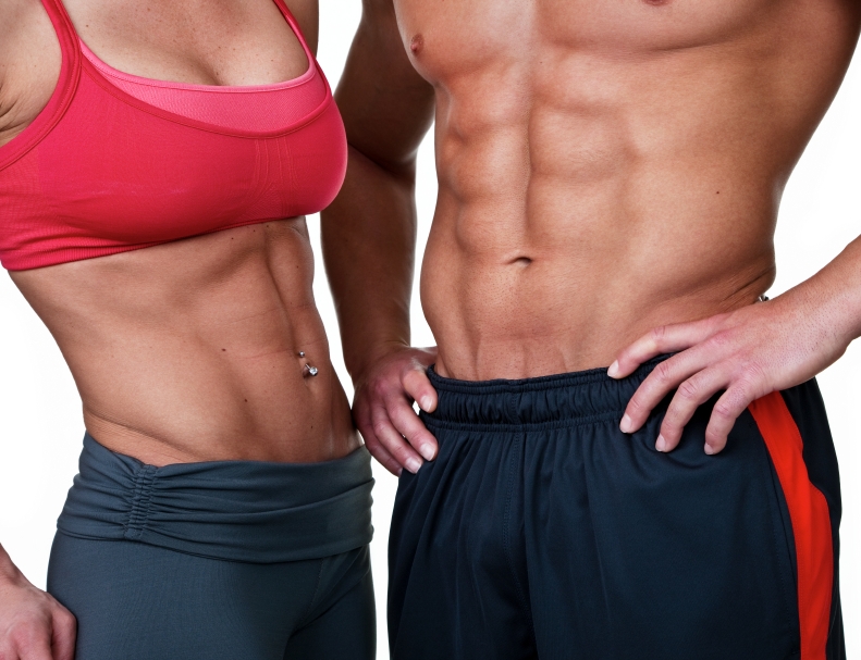 Personnes montrant leurs abdominaux