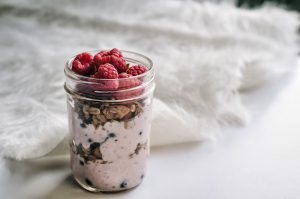 pot masson - yogourt, granola et framboises