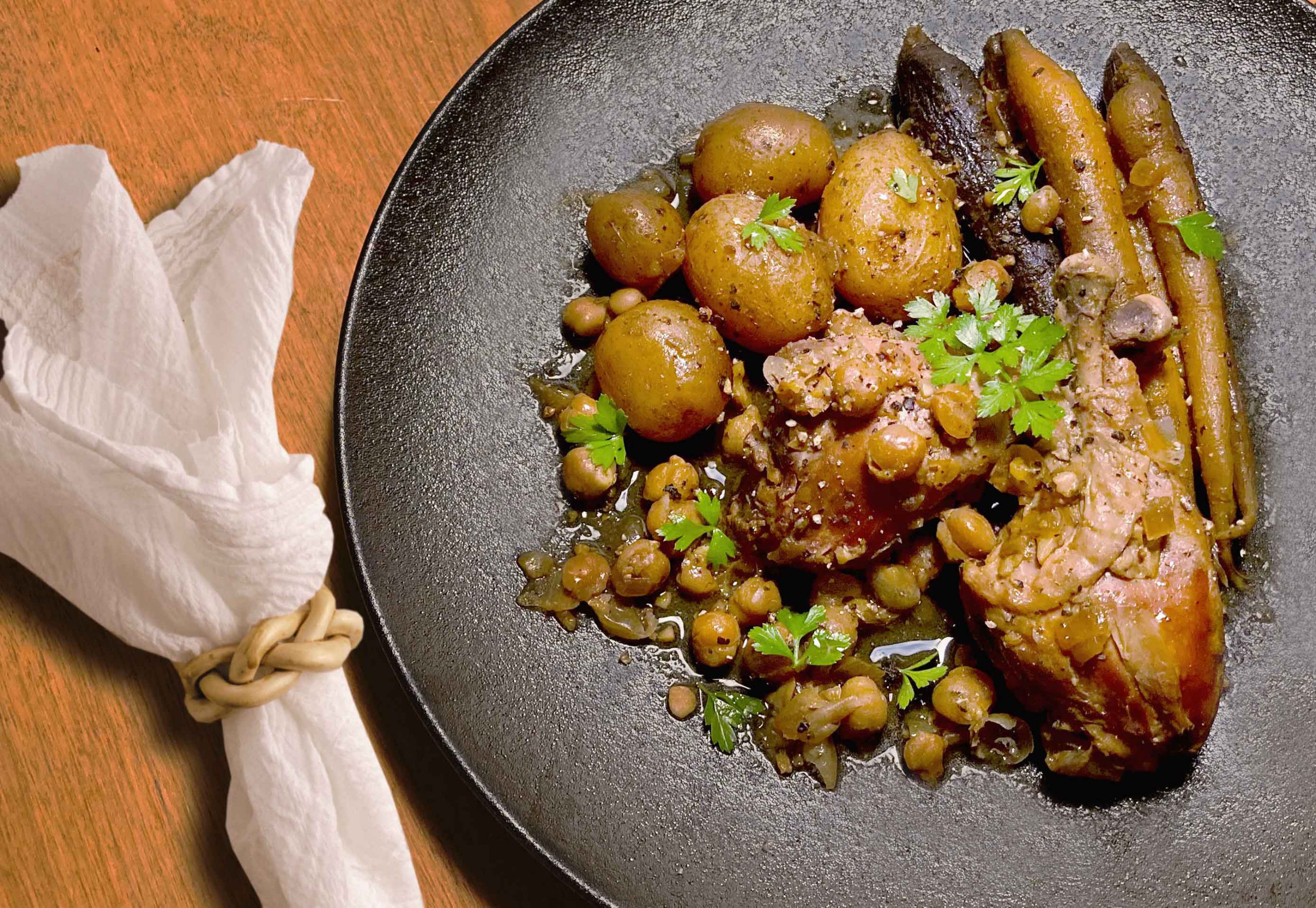 Slow-Cooker Honey-Garlic Chicken Drumsticks with Chickpeas and Vegetables