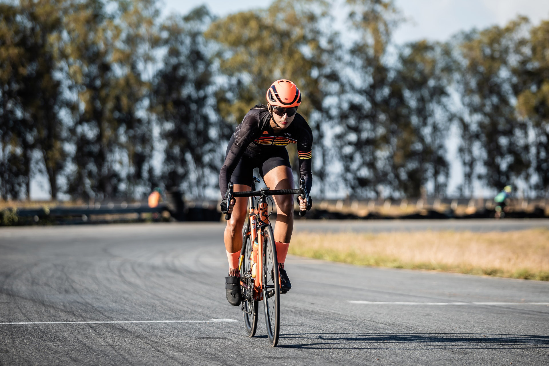 Entraînement vélo : des exercices d'entraînement avec un vélo pour se  muscler - Elle