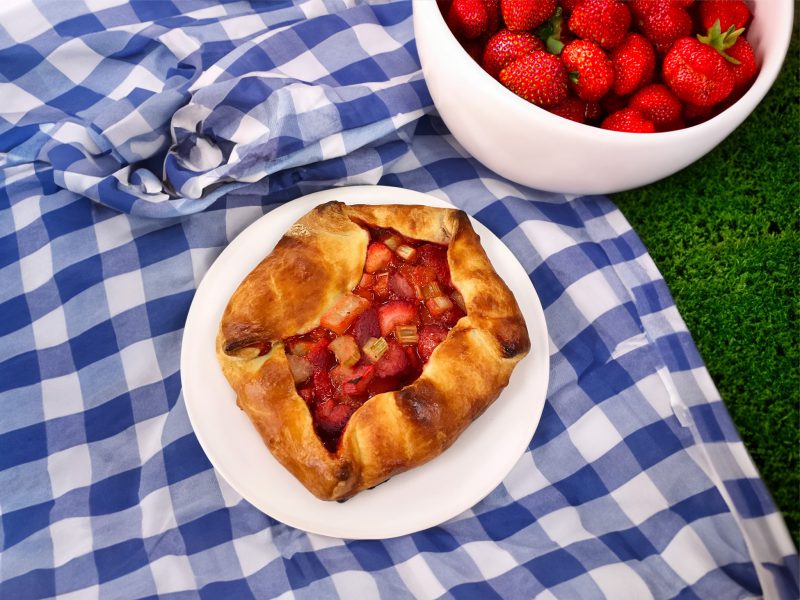 tarte-fraises-rhubarbe-campagnarde-strawberry-rhubarb-pie