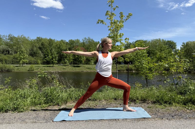 10-poses-de-yoga