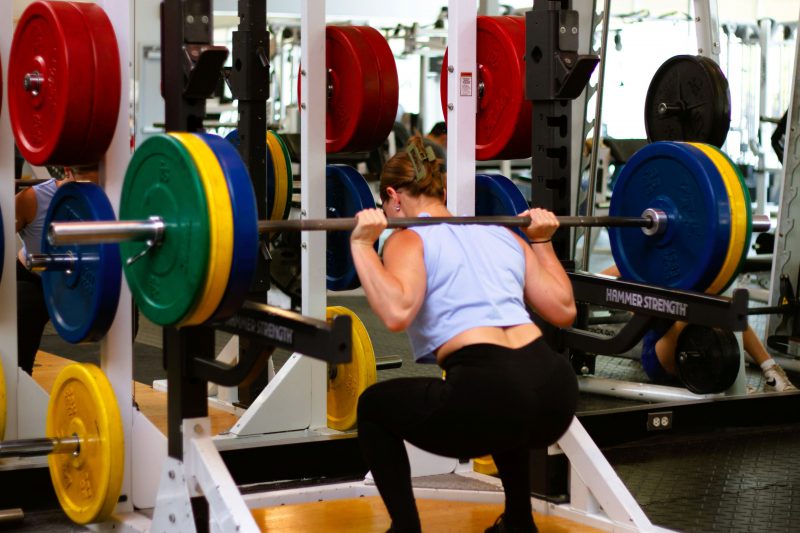 muscle mommy - squat
